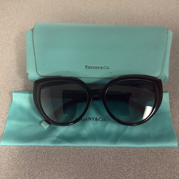 Tiffany & Co. Sunglasses Black Cat Eye Gold T With Case main image 8